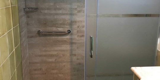 Cambio de bañera por ducha con anulación de bidé en Xirivella